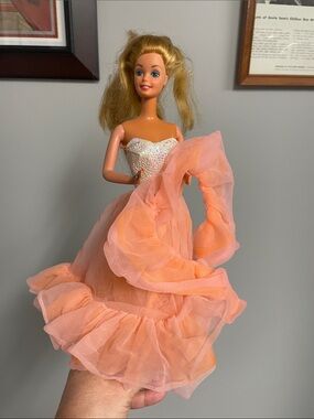 Vintage peaches and cream Barbie 1980s